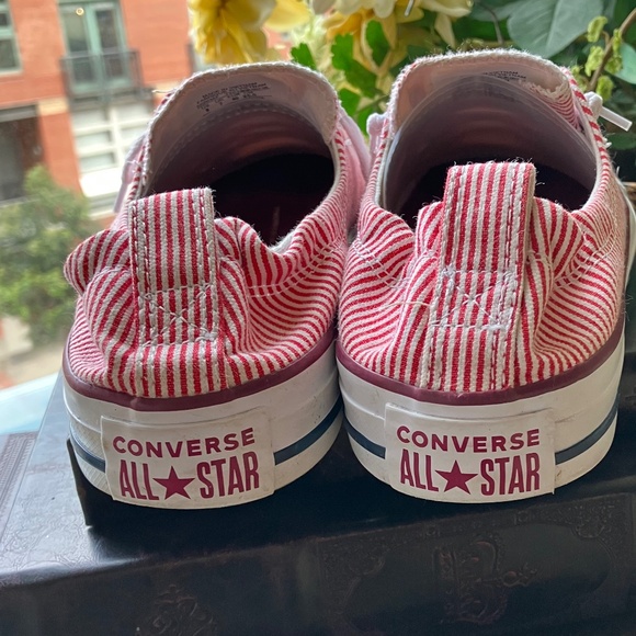 Converse Shoreline Red/White Stripe - Size 9 - Picture 5 of 5